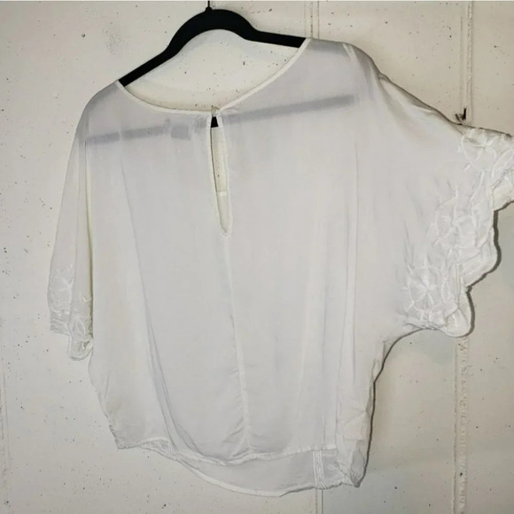 AEO XS white embroidered top w/ scalloped trim - Picture 3 of 5